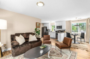 New! Spacious 1BR King Suite - Great Location